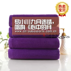 易小川九月迷情，唱响《心中的月亮》|欧博官网下载